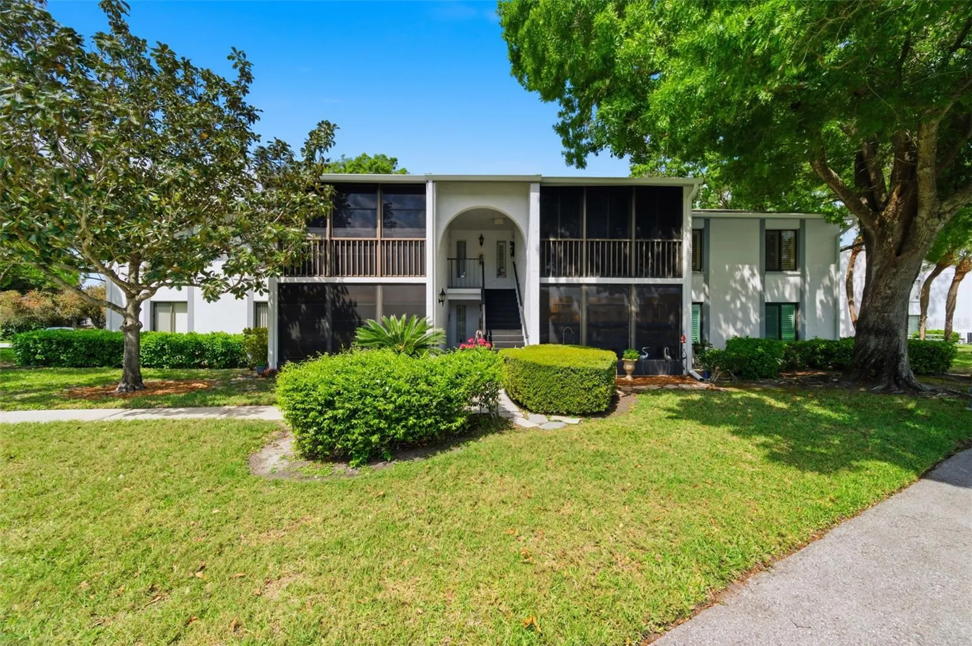 1135 Pine Ridge Circle W Tarpon Springs FL 34688
