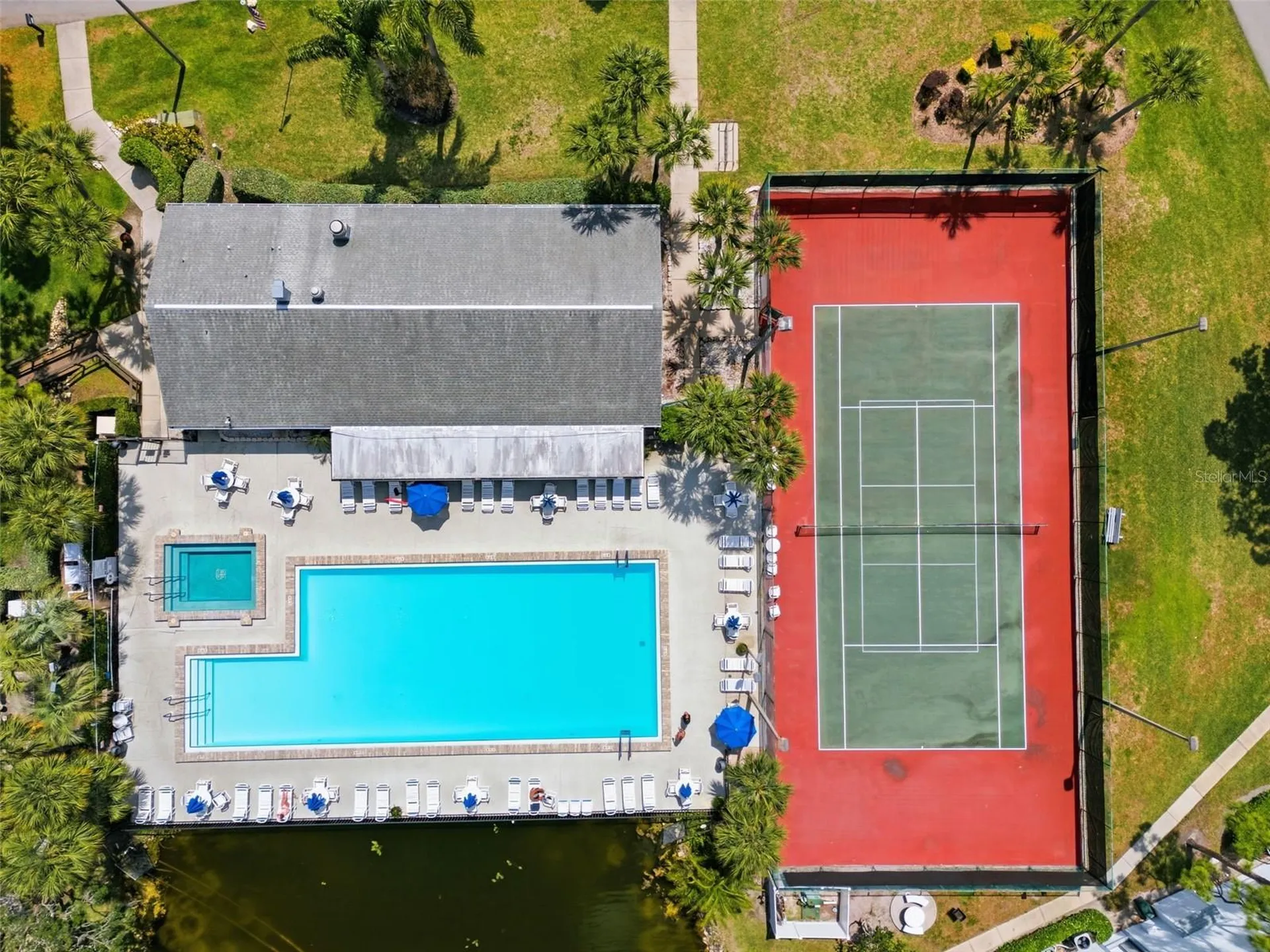 1135 Pine Ridge Circle W Tarpon Springs FL 34688