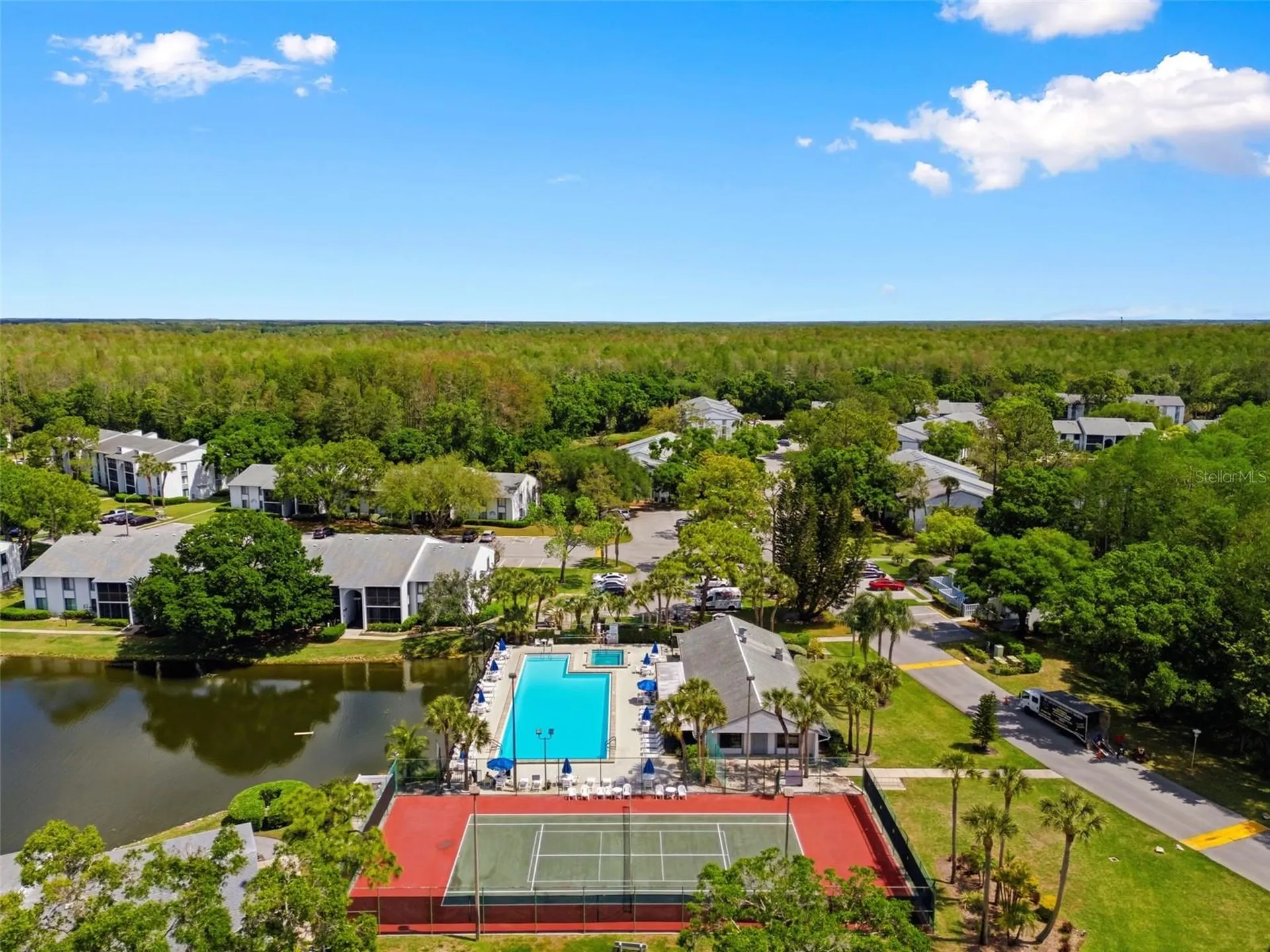 1135 Pine Ridge Circle W Tarpon Springs FL 34688