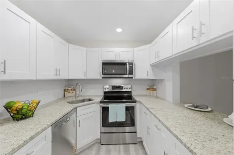 1135 Pine Ridge Circle W Tarpon Springs FL 34688
