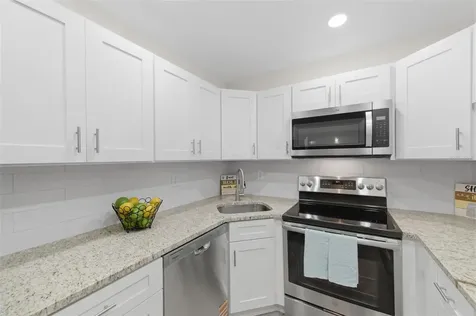 1135 Pine Ridge Circle W Tarpon Springs FL 34688