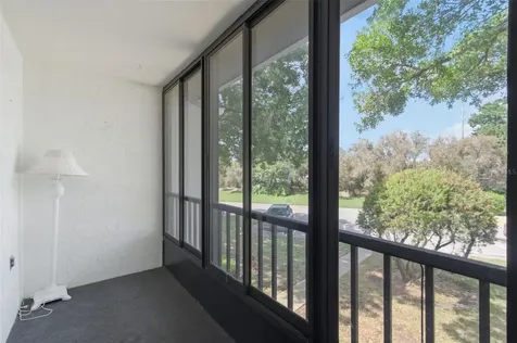 1135 Pine Ridge Circle W Tarpon Springs FL 34688