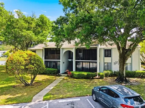 1135 Pine Ridge Circle W Tarpon Springs FL 34688
