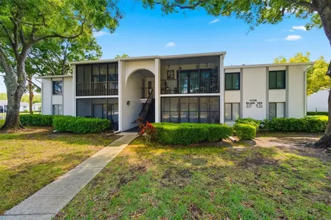 1135 Pine Ridge Circle W Tarpon Springs FL 34688