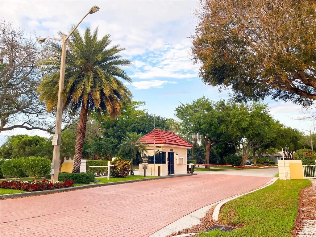 3635 Whitehall Drive West Palm Beach FL 33401
