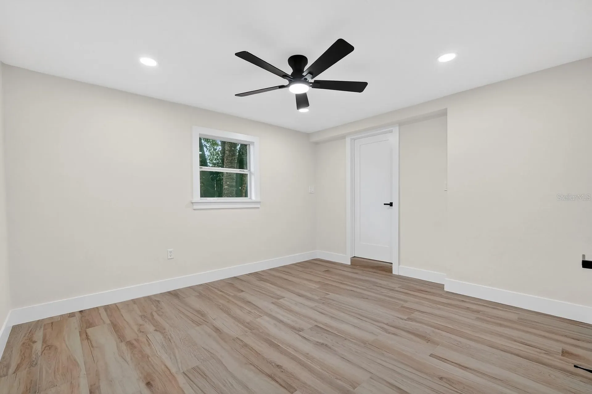 553 Calhoun Street South Daytona FL 32119