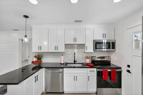 553 Calhoun Street South Daytona FL 32119