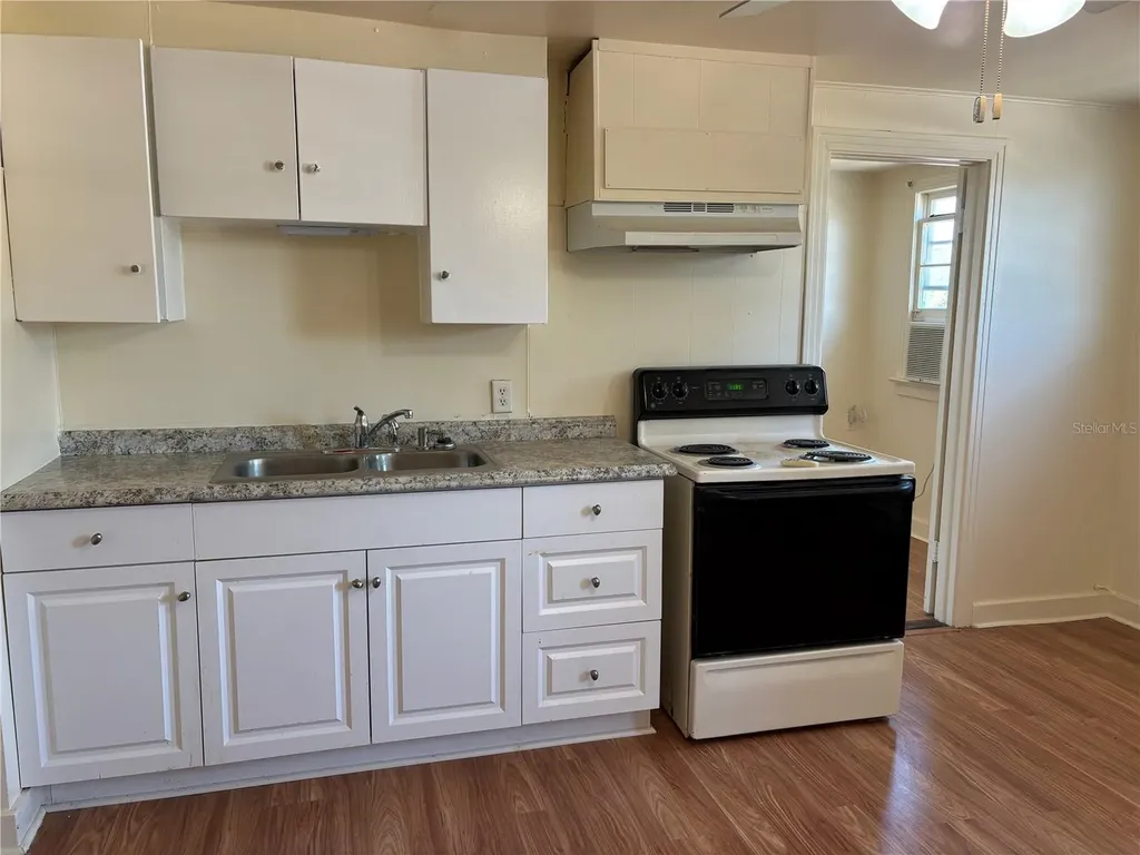 507 Cleveland Avenue SW Largo FL 33770
