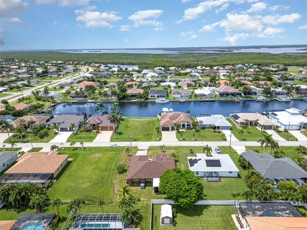 2725 SW 28th Place Cape Coral FL 33914