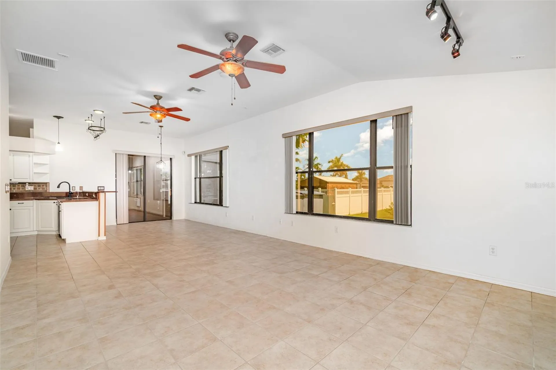 2725 SW 28th Place Cape Coral FL 33914