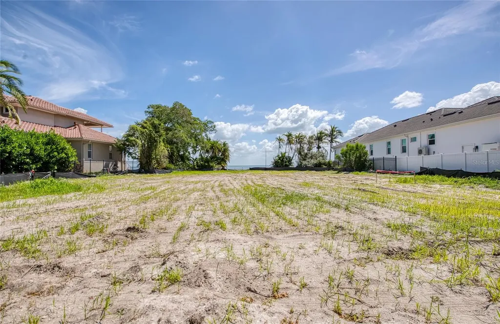 5926 Bahama Shores Drive S St Petersburg FL 33705