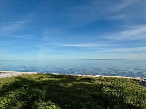 5926 Bahama Shores Drive S St Petersburg FL 33705