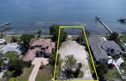 5926 Bahama Shores Drive S St Petersburg FL 33705