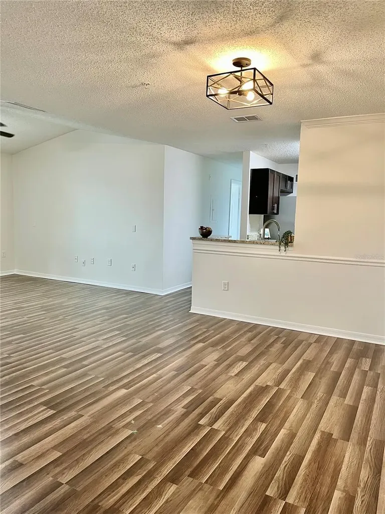 1939 Summer Club Apt Drive Oviedo FL 32765