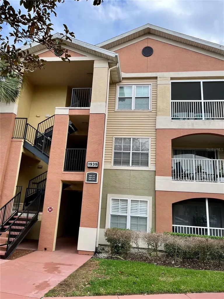 1939 Summer Club Apt Drive Oviedo FL 32765