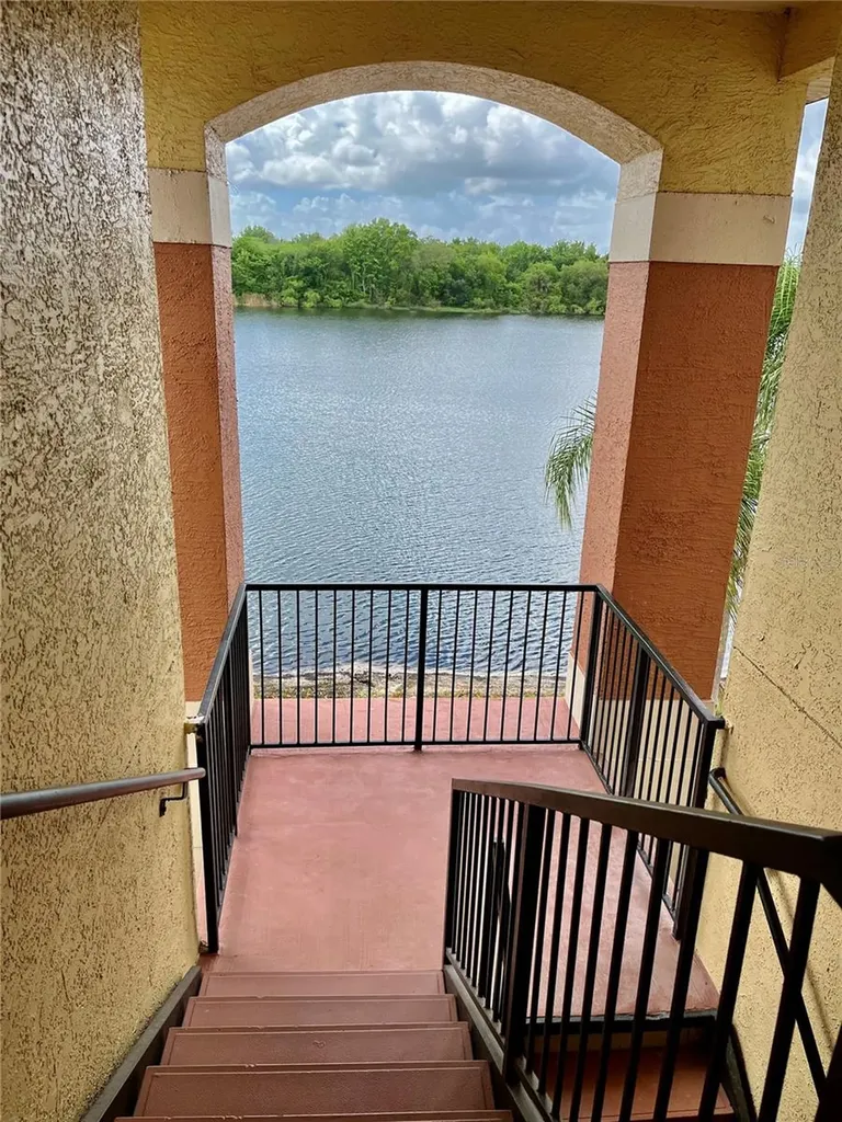 1939 Summer Club Apt Drive Oviedo FL 32765