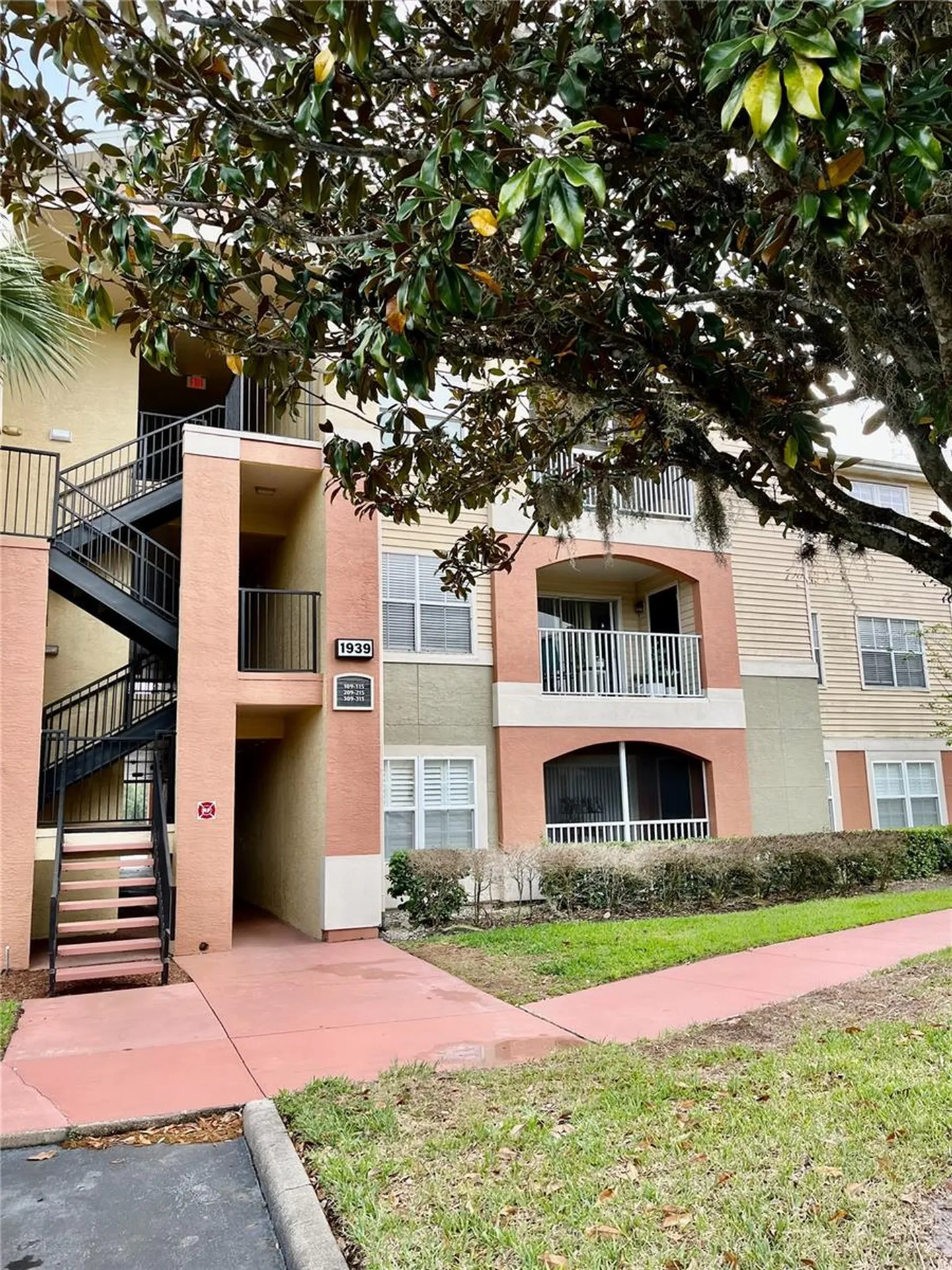 1939 Summer Club Apt Drive Oviedo FL 32765