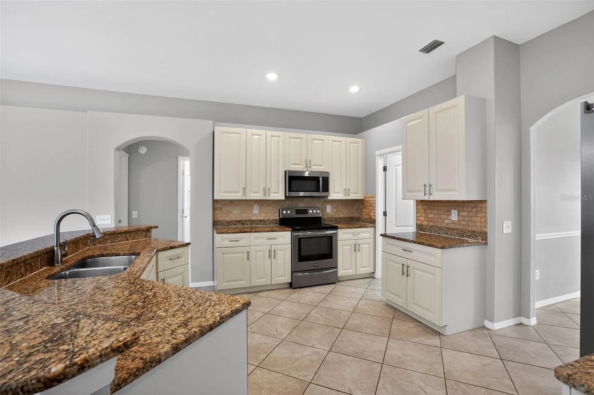 3725 Hollow Wood Drive Valrico FL 33596