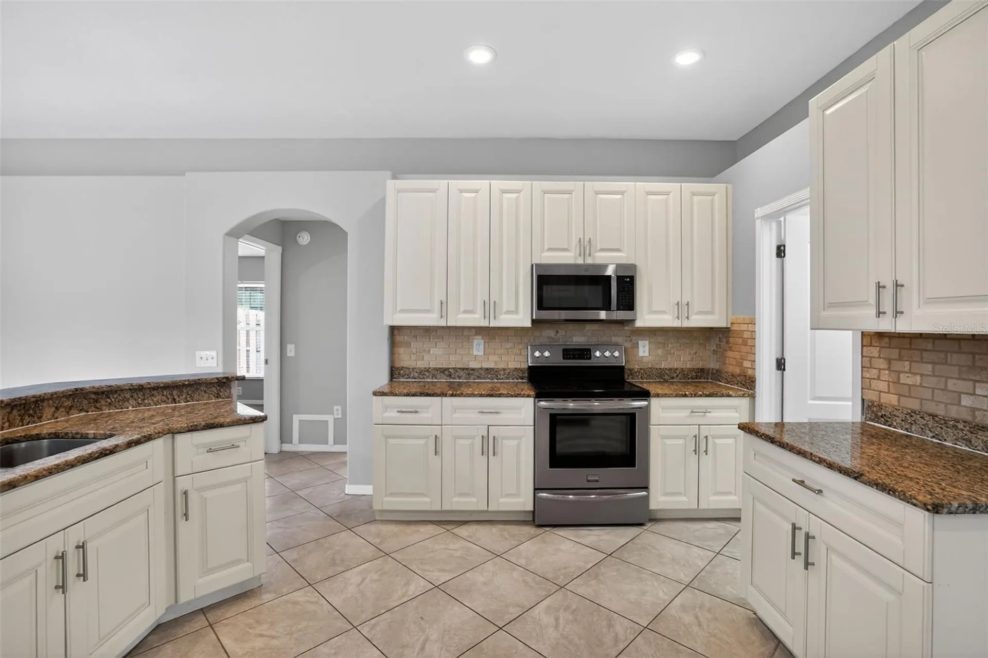 3725 Hollow Wood Drive Valrico FL 33596