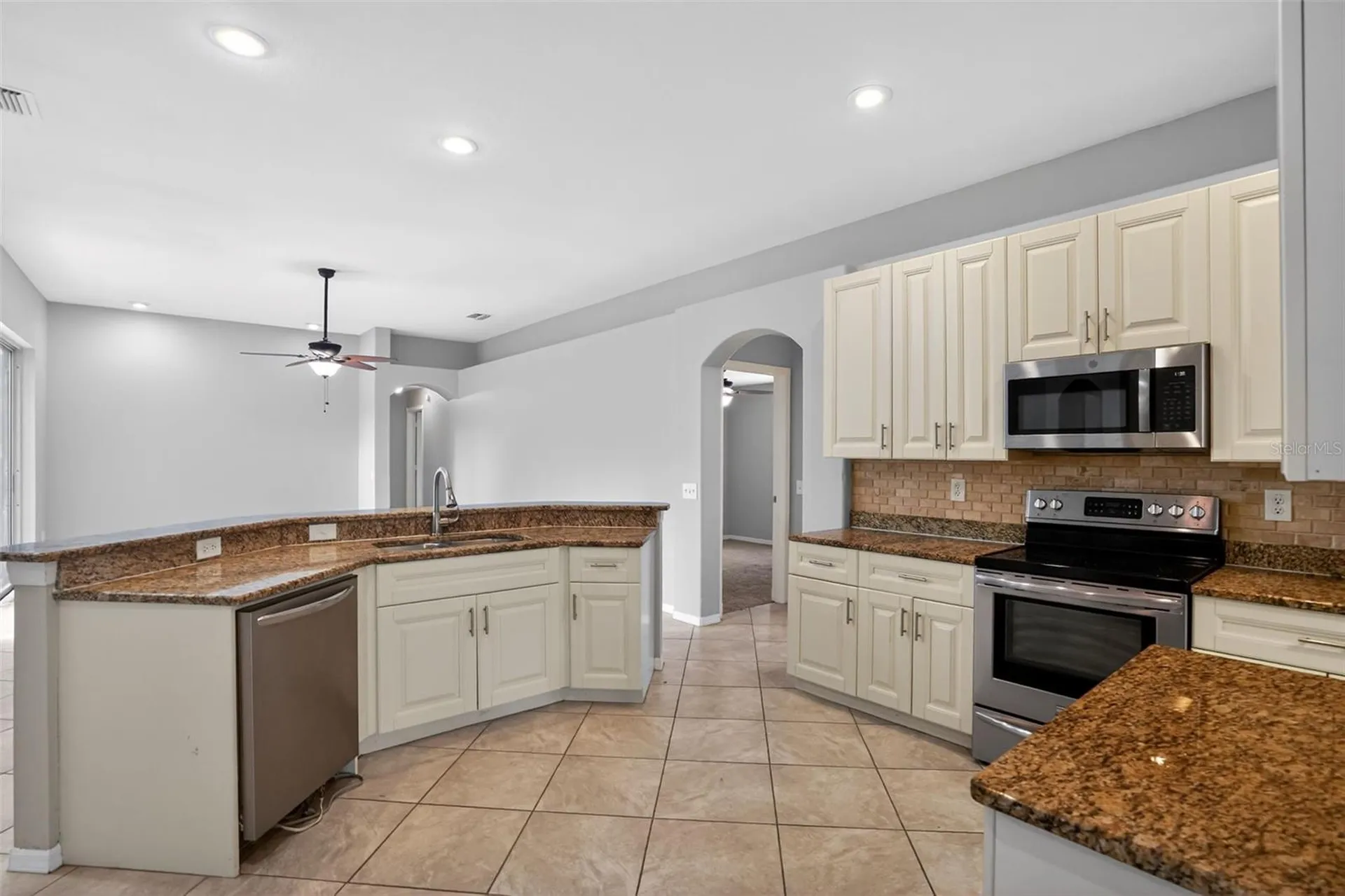 3725 Hollow Wood Drive Valrico FL 33596