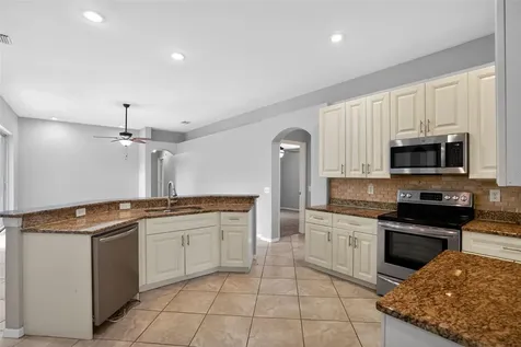 3725 Hollow Wood Drive Valrico FL 33596