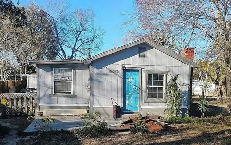 1594 Montgomery Avenue Daytona Beach FL 32117