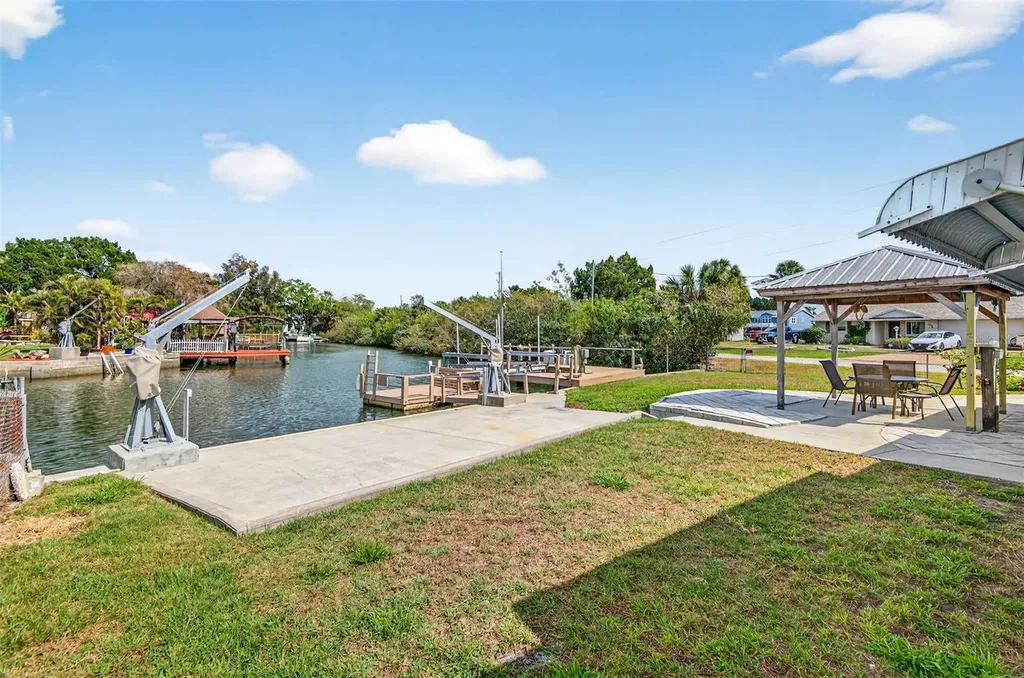 6645 Harbor Drive Hudson FL 34667