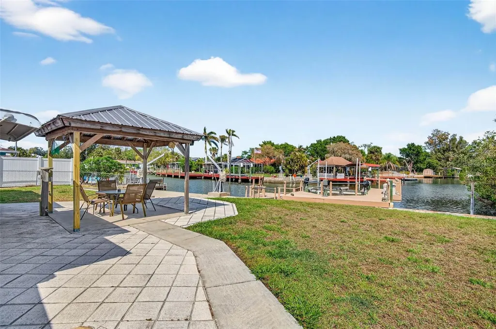 6645 Harbor Drive Hudson FL 34667
