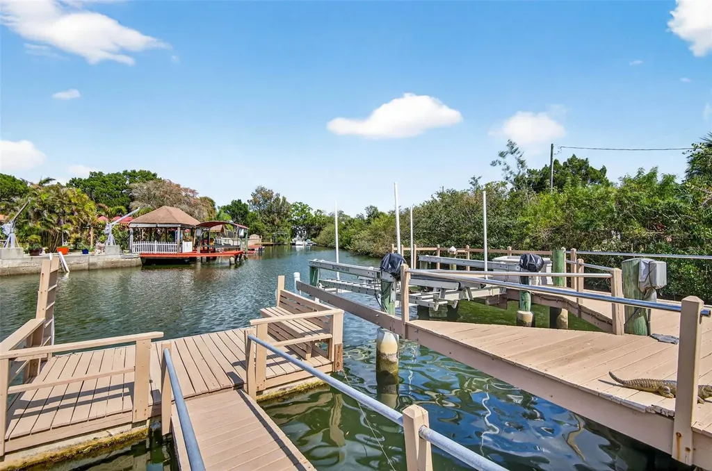 6645 Harbor Drive Hudson FL 34667