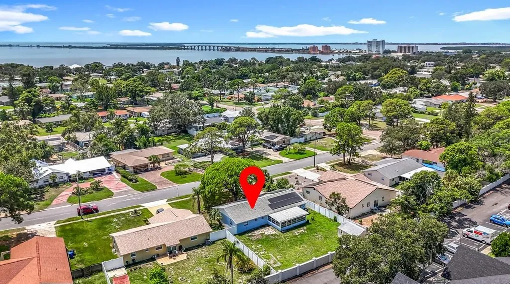 2449 66th Avenue S St Petersburg FL 33712
