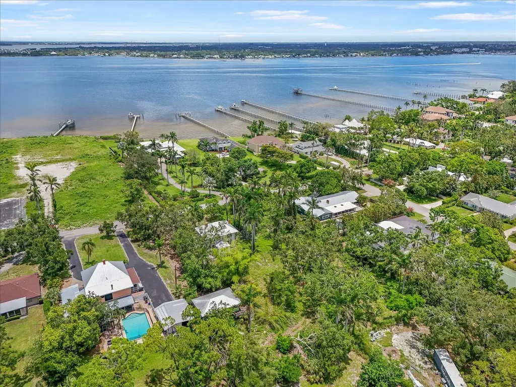3601 Riverview Boulevard Bradenton FL 34205