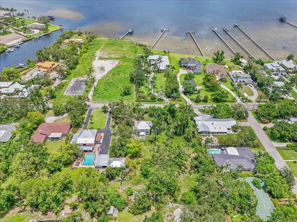 3601 Riverview Boulevard Bradenton FL 34205