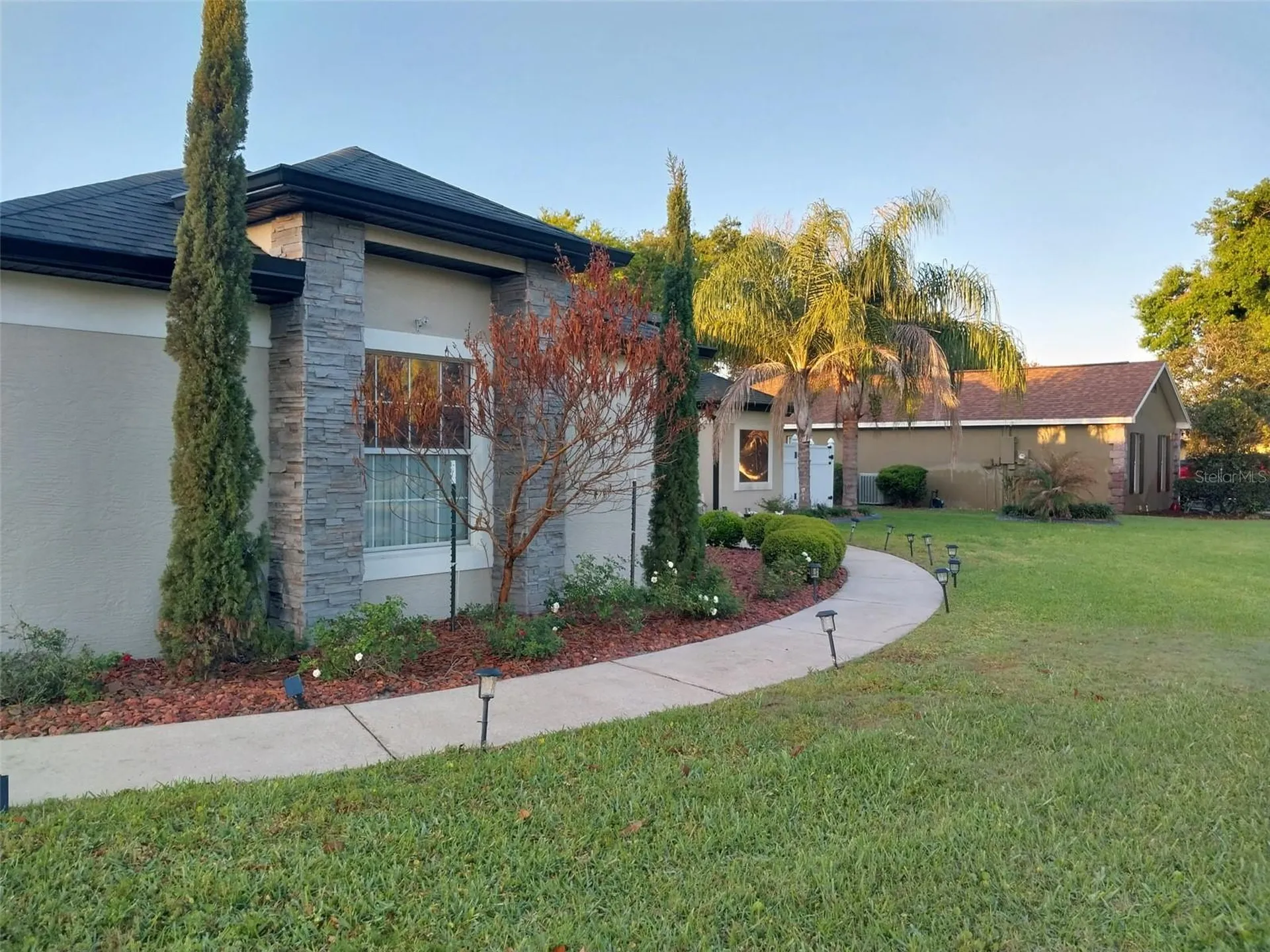 336 Lakecrest Drive Tavares FL 32778