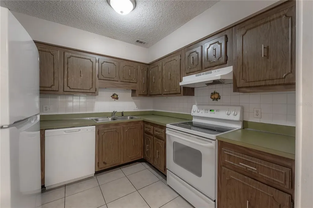 4016 Cortez Drive Tampa FL 33614