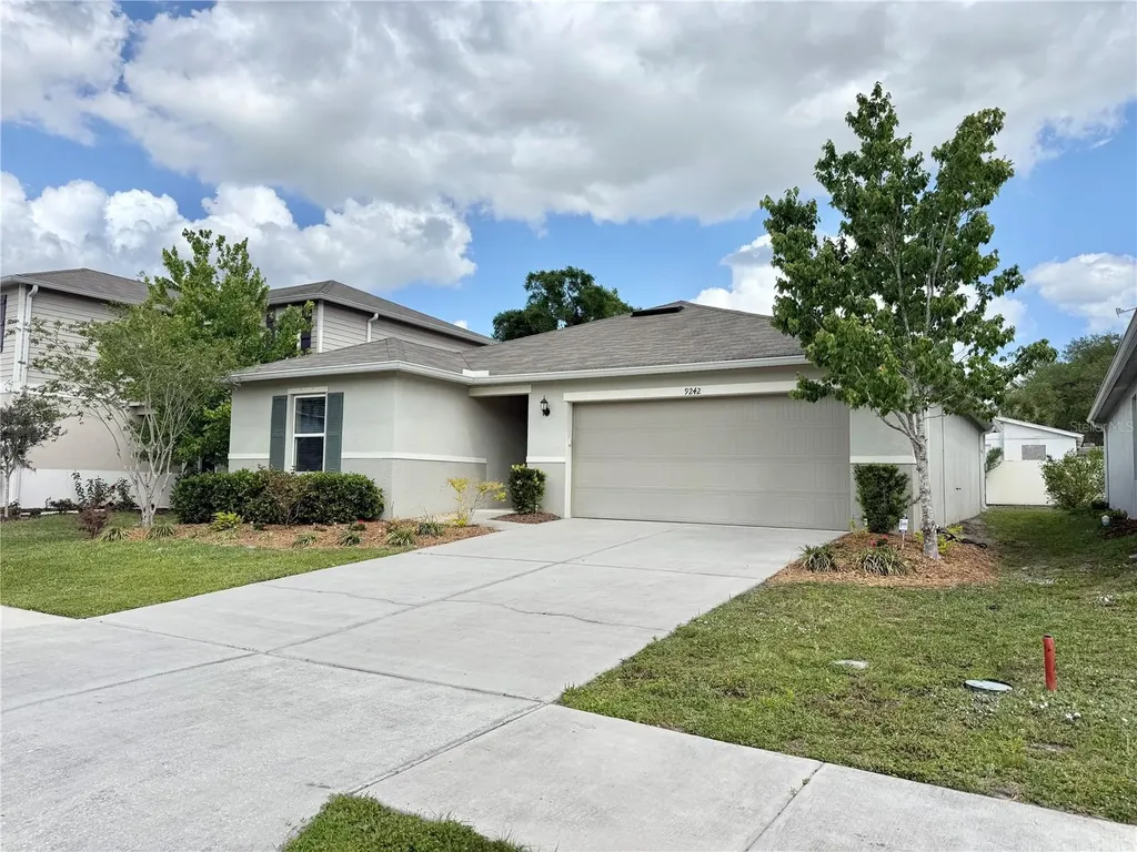 9242 Freedom Hill Drive Seffner FL 33584