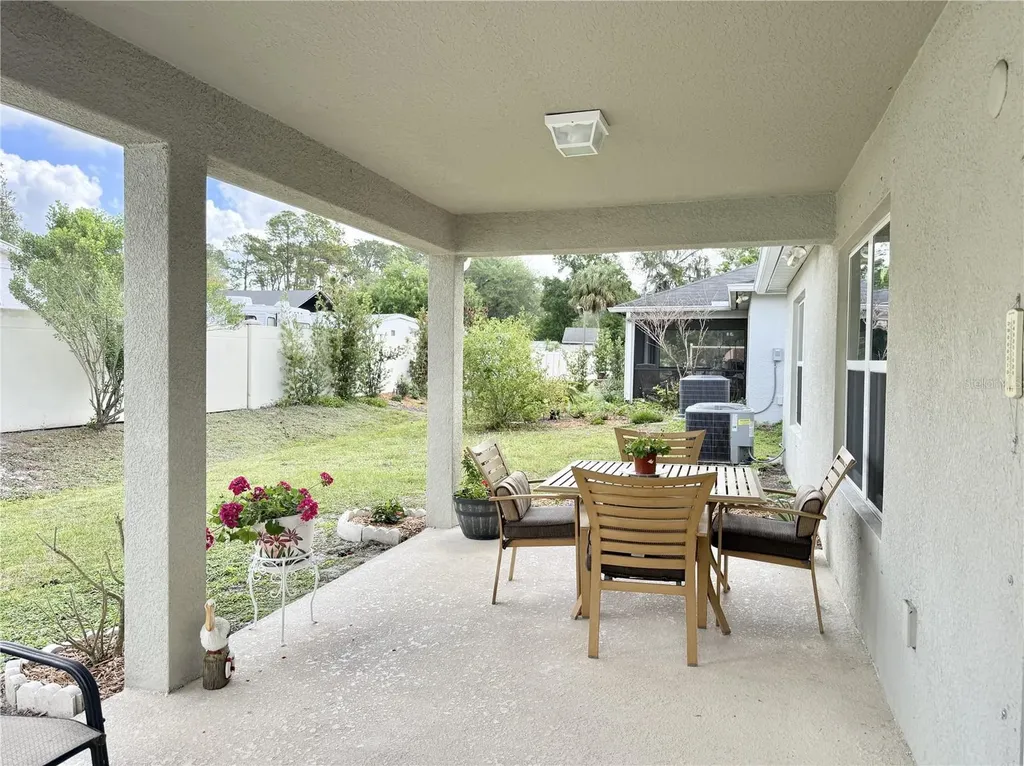 9242 Freedom Hill Drive Seffner FL 33584
