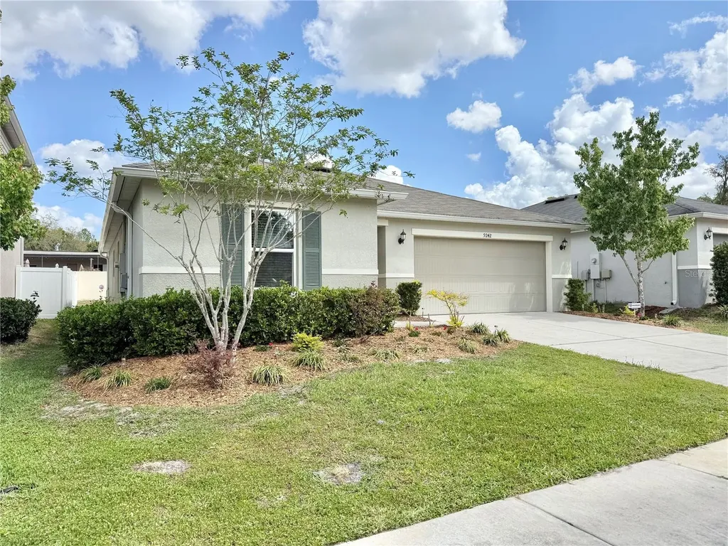 9242 Freedom Hill Drive Seffner FL 33584