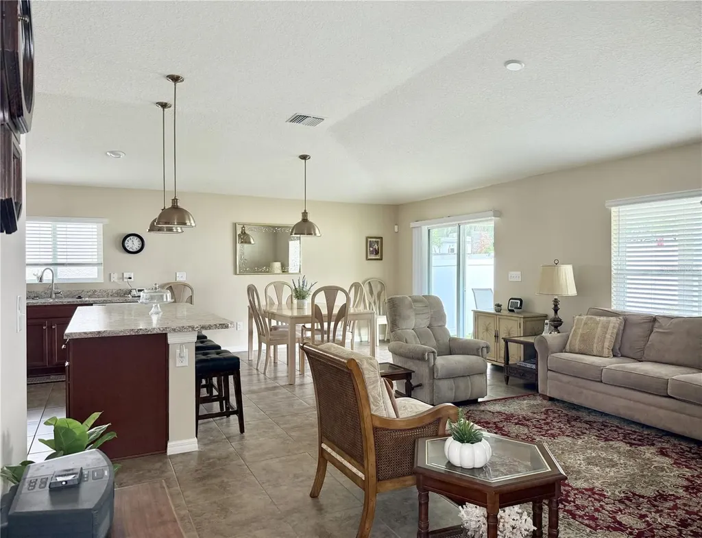 9242 Freedom Hill Drive Seffner FL 33584