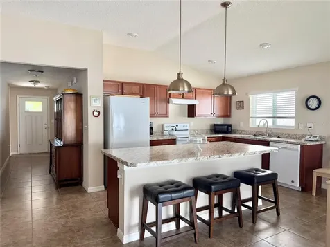 9242 Freedom Hill Drive Seffner FL 33584