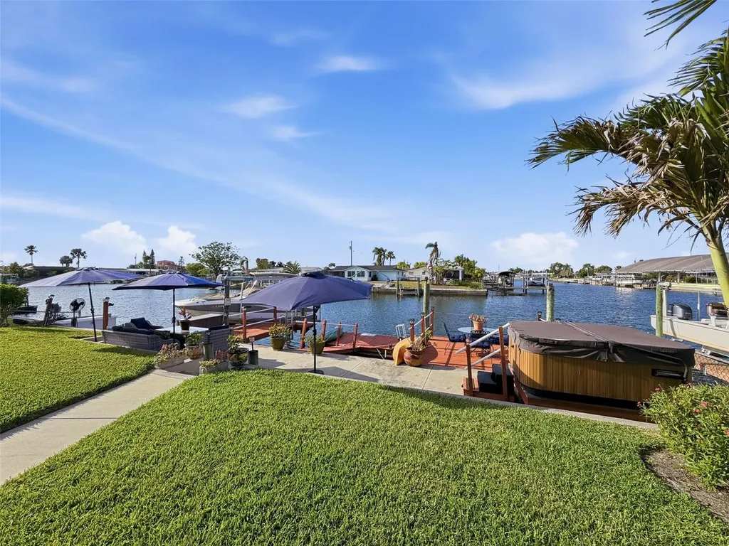 6521 Leeside Isle Hudson FL 34667
