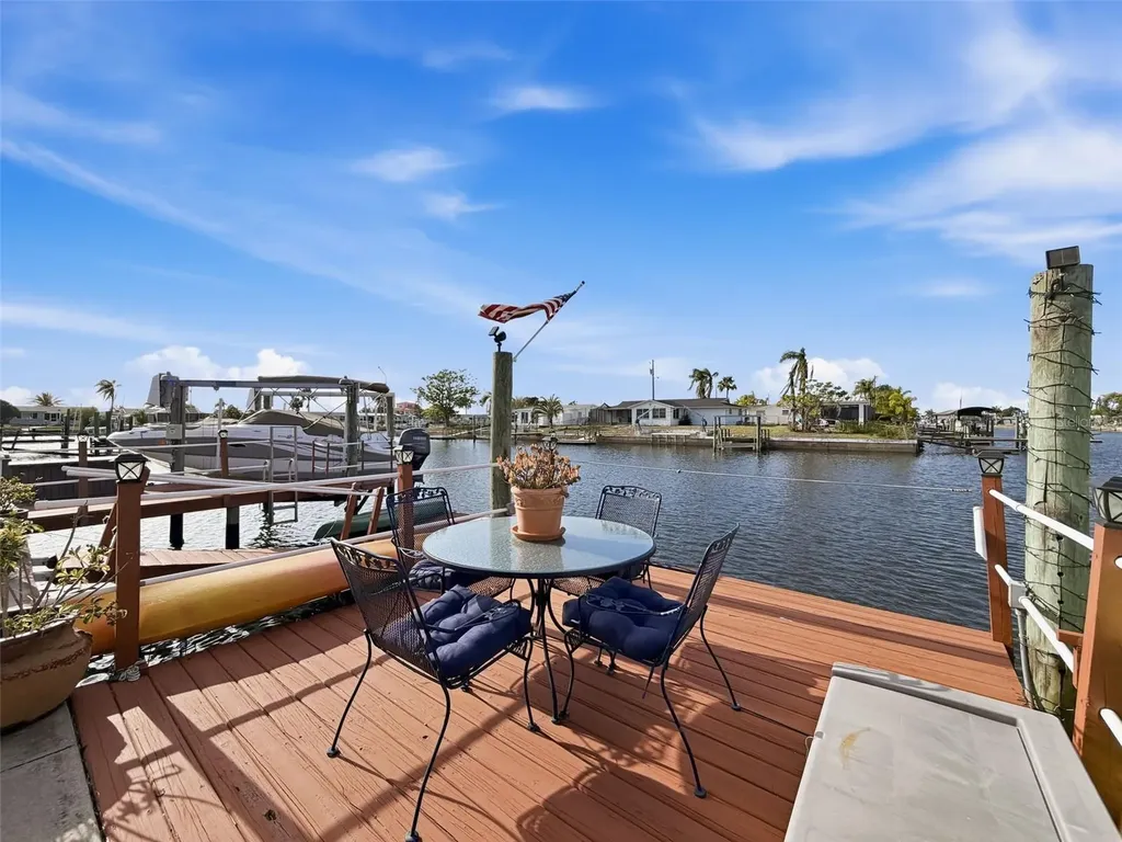 6521 Leeside Isle Hudson FL 34667