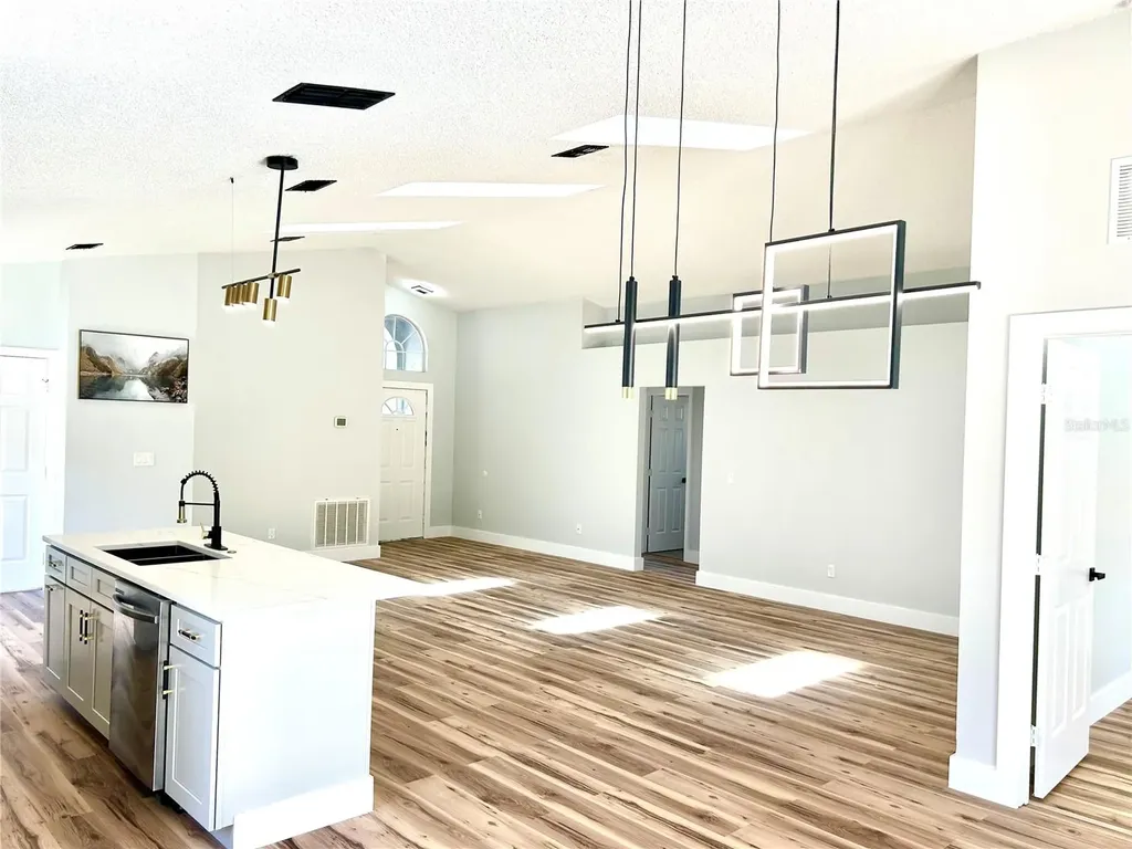 154 Woodbury Pines Circle Orlando FL 32828
