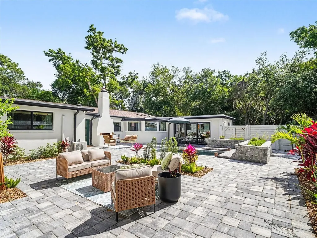 4050 Turks Cap Place Sarasota FL 34234