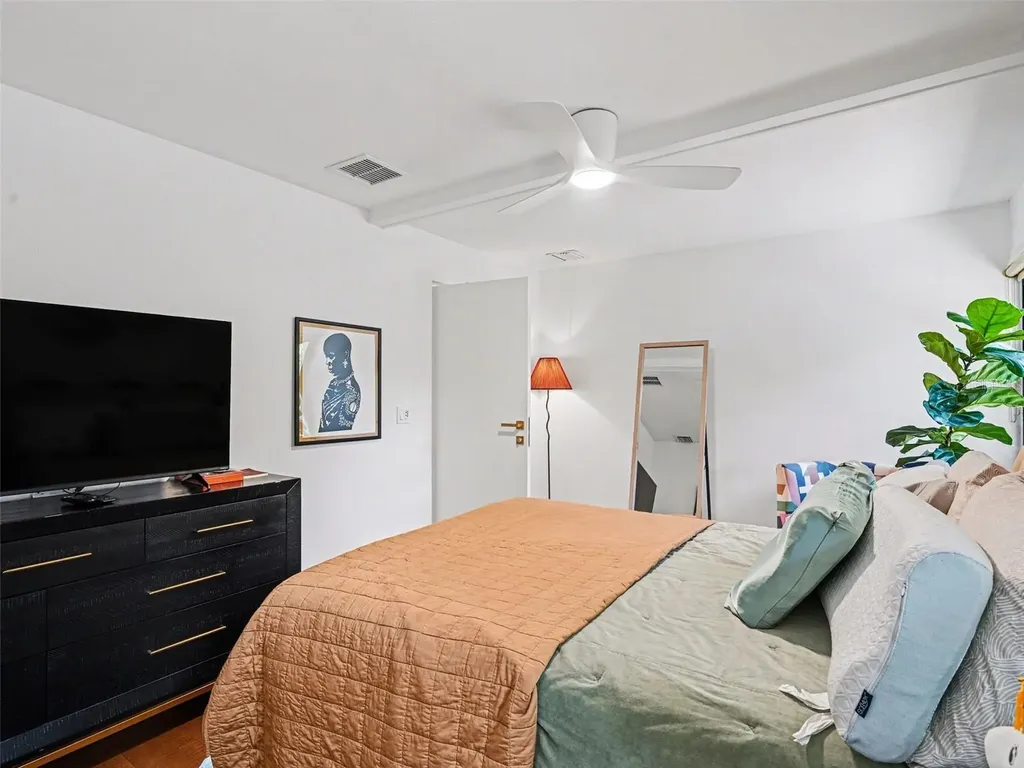 4050 Turks Cap Place Sarasota FL 34234