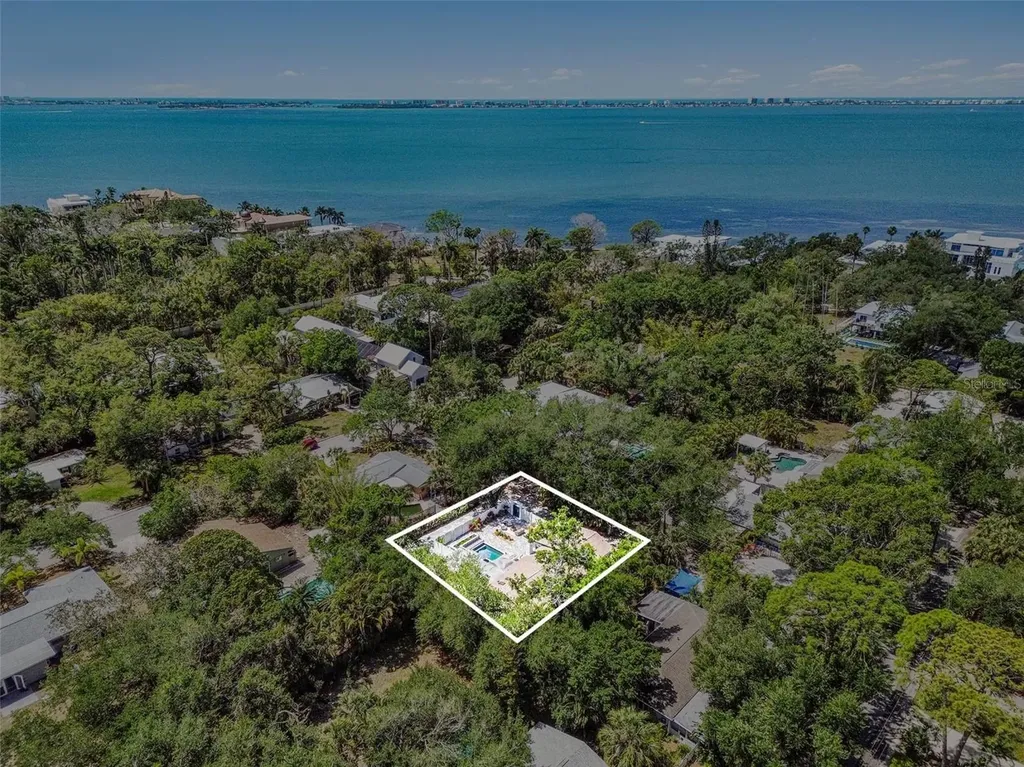 4050 Turks Cap Place Sarasota FL 34234