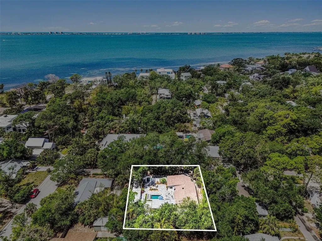 4050 Turks Cap Place Sarasota FL 34234