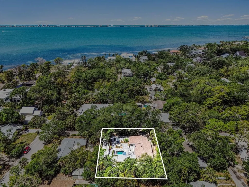 4050 Turks Cap Place Sarasota FL 34234
