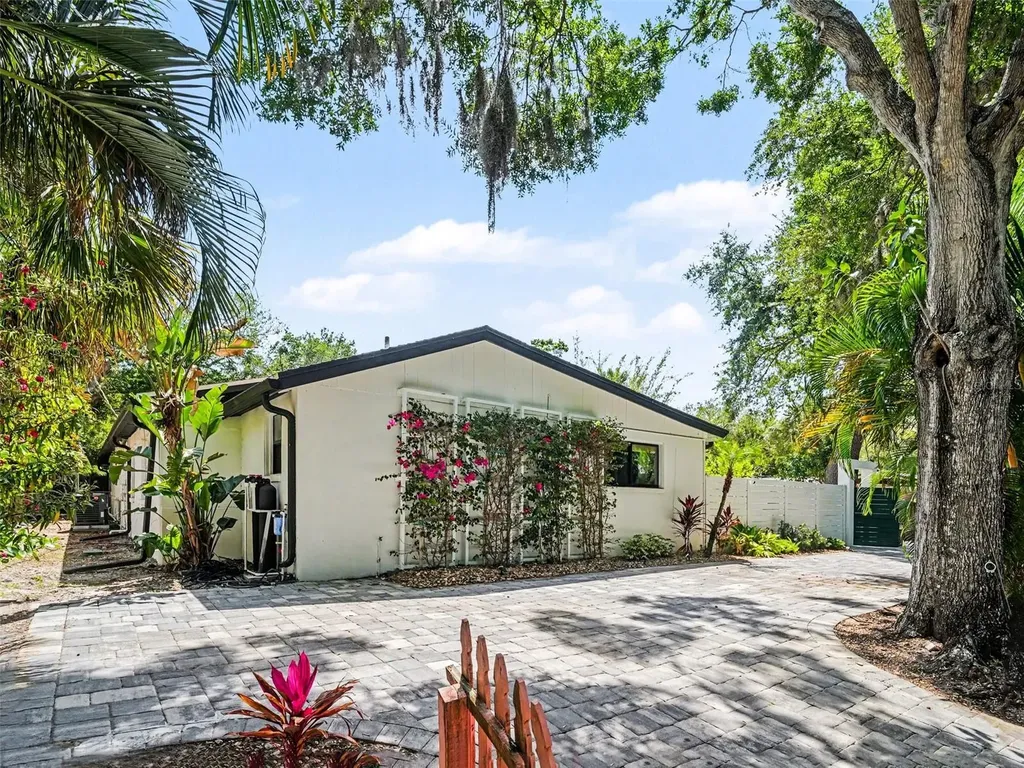 4050 Turks Cap Place Sarasota FL 34234