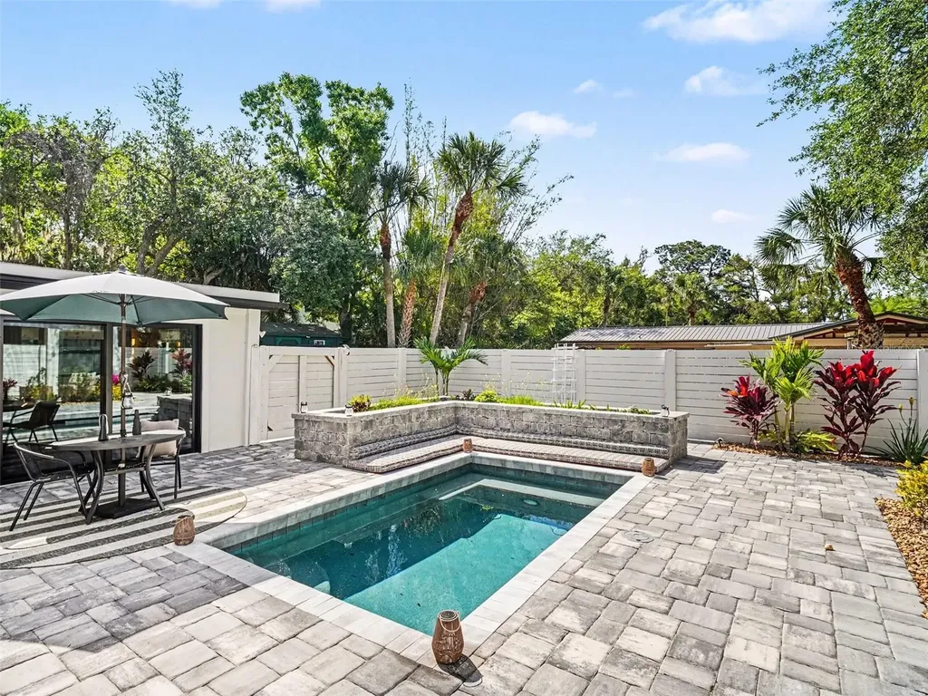 4050 Turks Cap Place Sarasota FL 34234