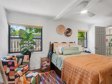 4050 Turks Cap Place Sarasota FL 34234